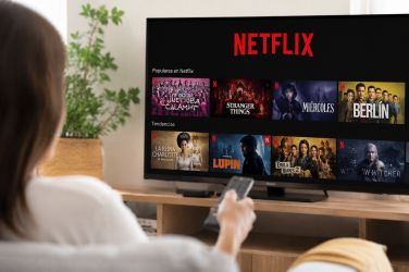 Imagen creada con IA. ¿Por qué cambiamos el consejo de la acción de Netflix?